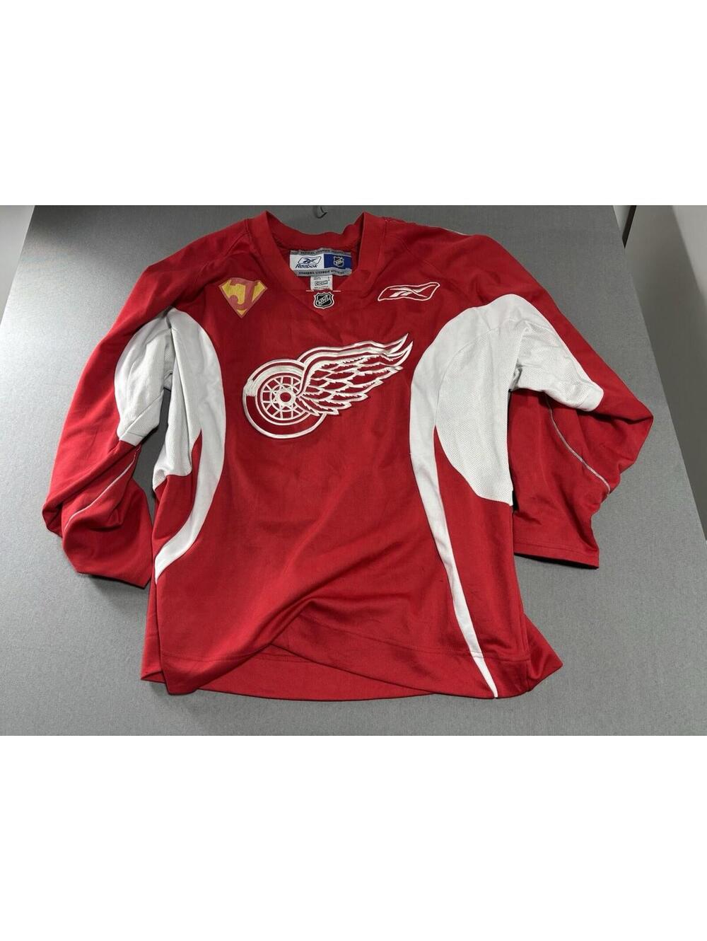 REEBOK RED DETROIT RED WINGS HOCKEY JERSEY SIZE LARGE